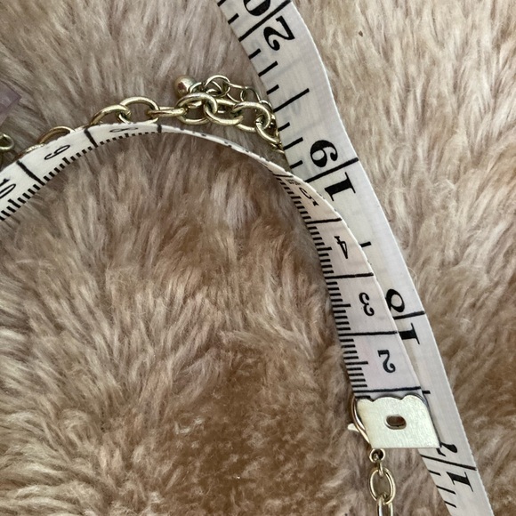 Choker style necklace with gold-tone chain and two-tone purple beads - Picture 4 of 4